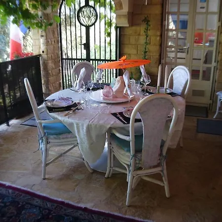 לינה וארוחת בוקר Le Balcon Des Jasses