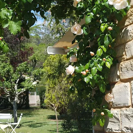 Le Balcon Des Jasses לינה וארוחת בוקר 4*