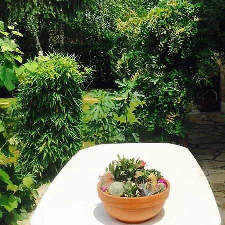 Le Balcon Des Jasses לינה וארוחת בוקר