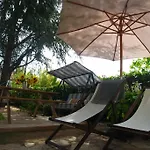 Le Balcon Des Jasses Bed & Breakfast 4*