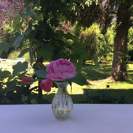 Le Balcon Des Jasses Bed & Breakfast 4*