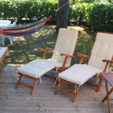 Le Balcon Des Jasses Frühstückspension Espere