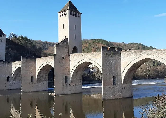 Le Balcon Des Jasses Bed & Breakfast Espere