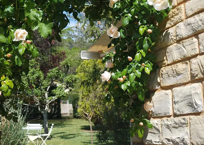 Le Balcon Des Jasses Bed & Breakfast 4*