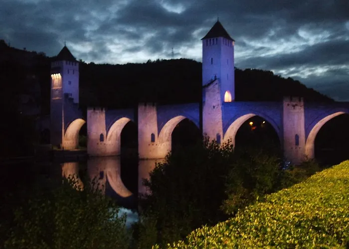 Le Balcon Des Jasses Bed & Breakfast 4*