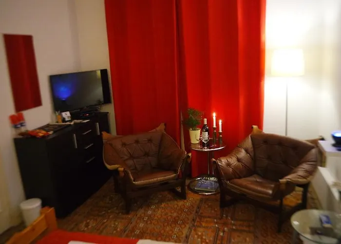 Le Balcon Des Jasses Bed & Breakfast 4*